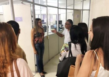 Jesuíno apresenta a Área de Relacionamento da Emgetis, gerenciada por Edjane Meneses